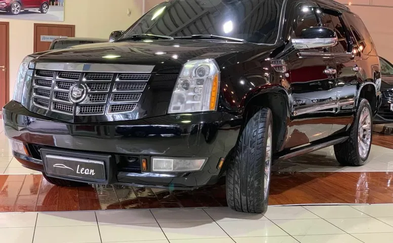 Cadillac Escalade III