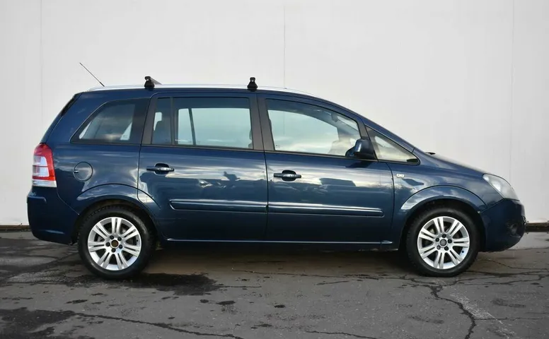 Opel Zafira B Рестайлинг