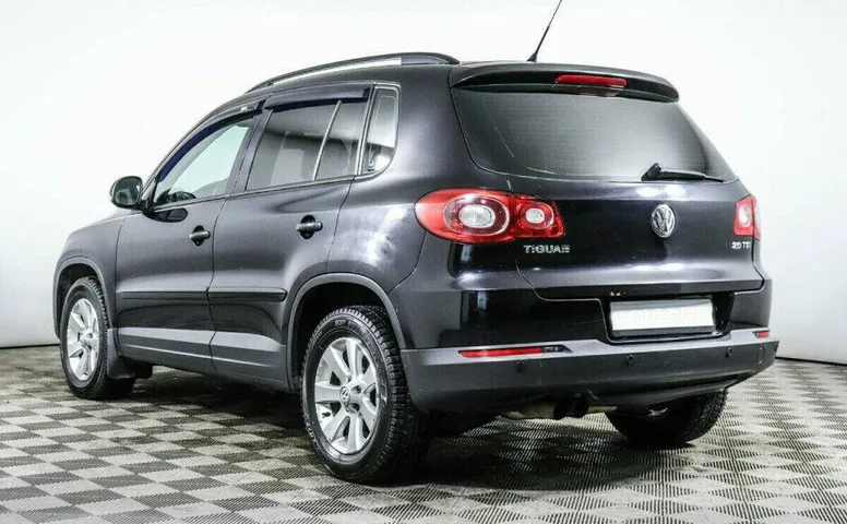 Volkswagen Tiguan 2.0 Автомат