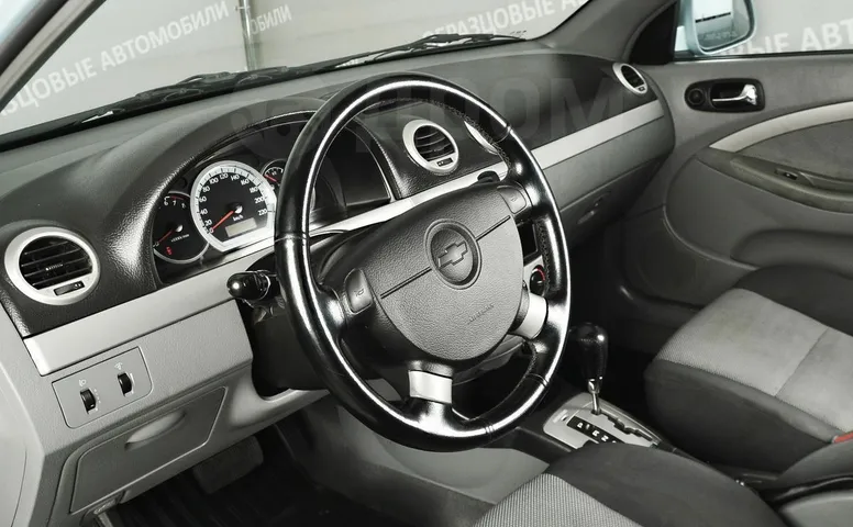 Chevrolet Lacetti, 1 поколение