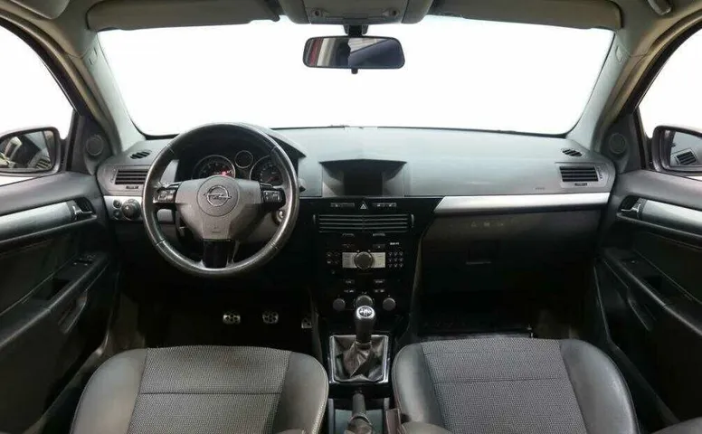 Opel astra h рестайлинг gtc