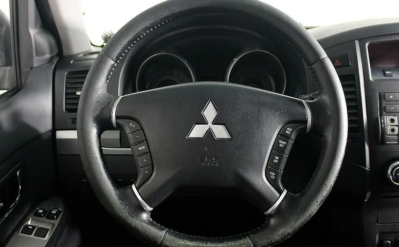 Mitsubishi Pajero IV