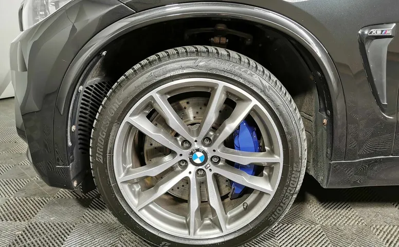BMW X5 M 4.4 xDrive Steptronic (575 л.с.) Черный