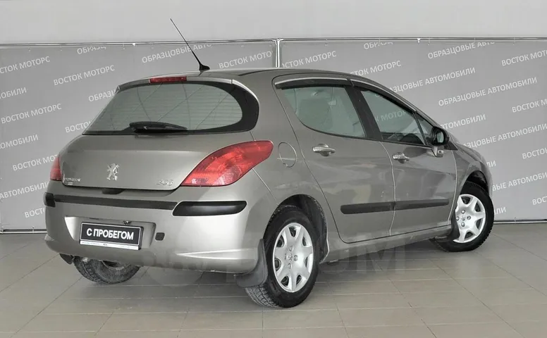 Peugeot 308, 1 поколение