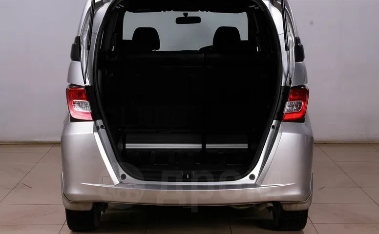 Honda Freed Spike, 1 поколение
