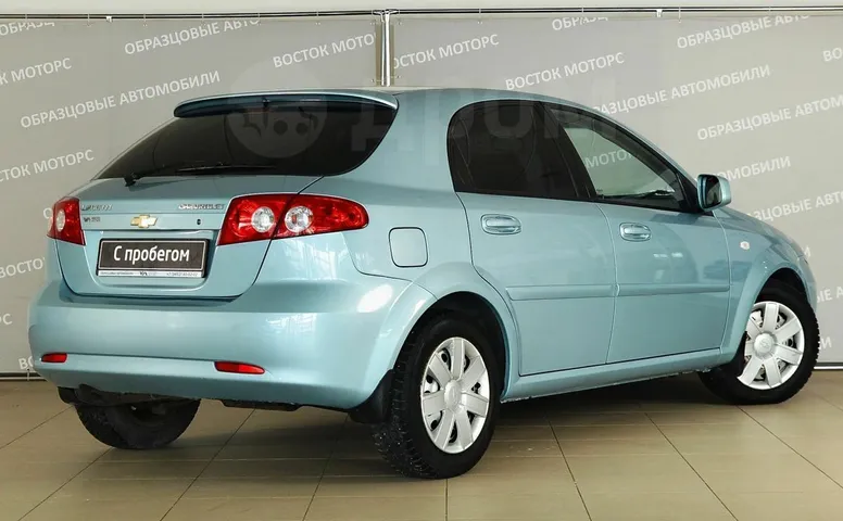 Chevrolet Lacetti, 1 поколение