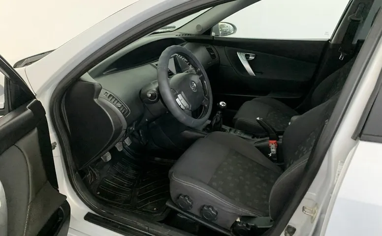 Nissan PRIMERA 1.6 MT (109 л.с.)