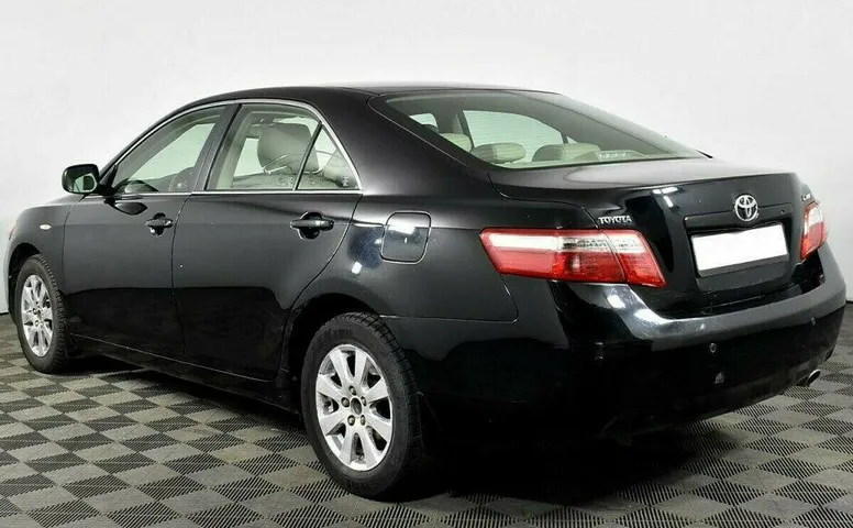 Toyota Camry 2.4 Автомат