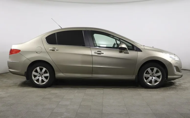 Peugeot 408