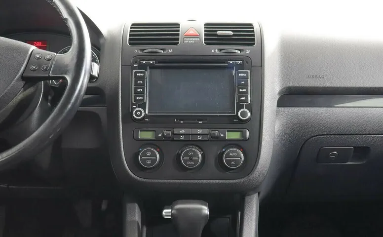 Volkswagen Golf VI