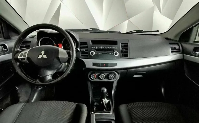 Mitsubishi lancer