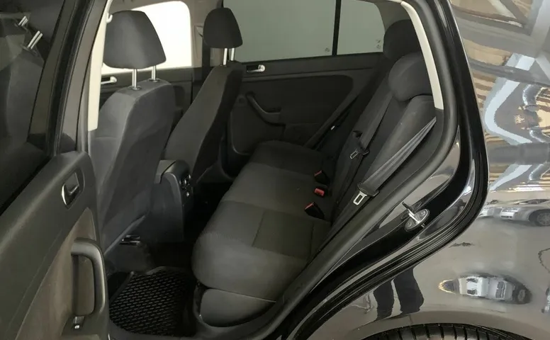 Volkswagen GOLF_PLUS 1.6 AMT (102 л.с.)