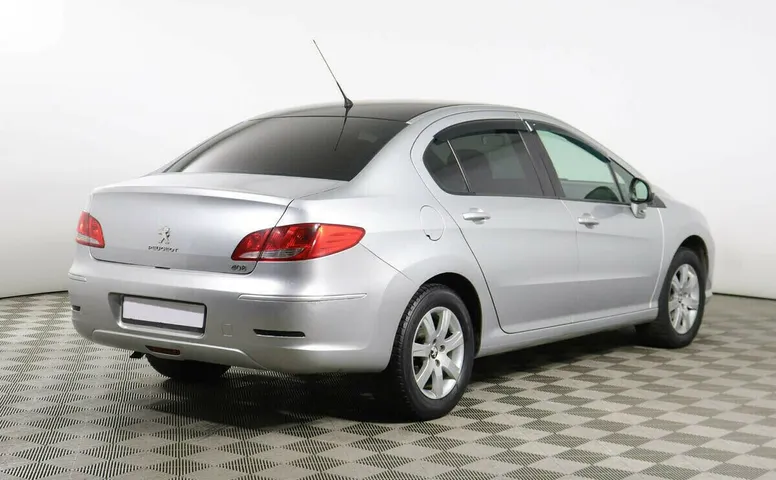 Peugeot 408 I