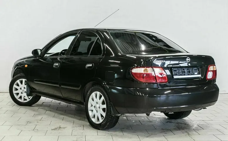 Nissan almera
