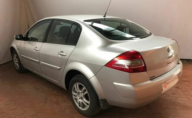 Renault MEGANE 1.6 MT (115 л.с.)