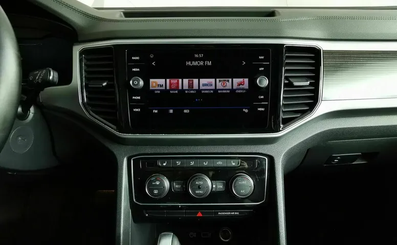 Volkswagen Teramont 2.0T AT 4Motion (220 л.с.) Status Белый