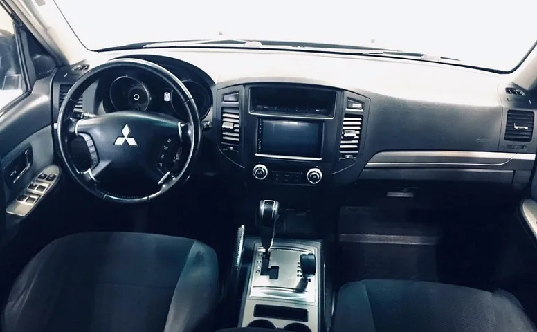 Mitsubishi Pajero IV