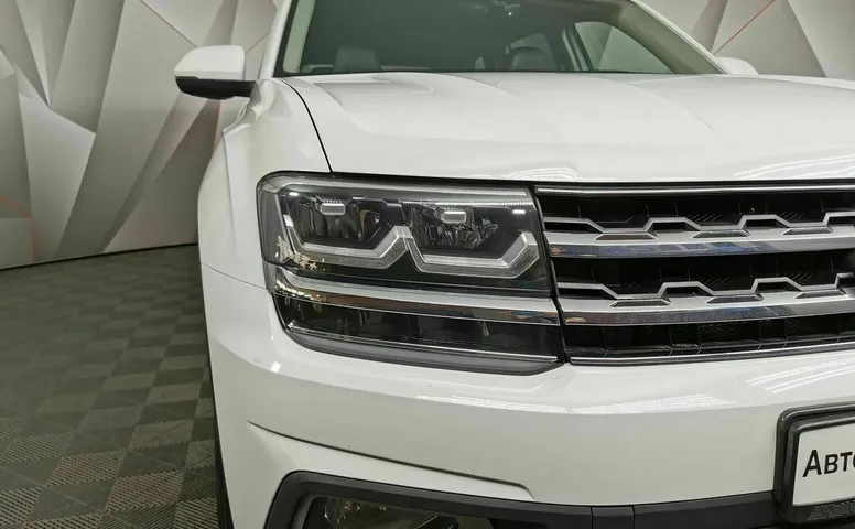 Volkswagen Teramont 2.0T AT 4Motion (220 л.с.) Status Белый