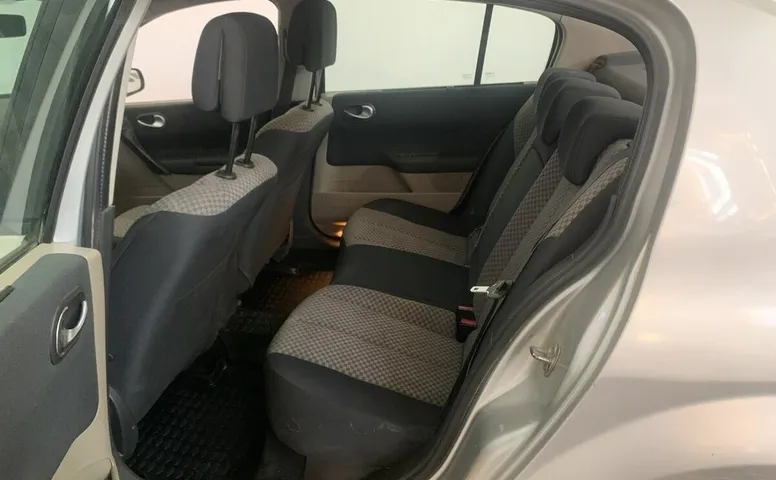 Renault MEGANE 1.6 AT (115 л.с.)