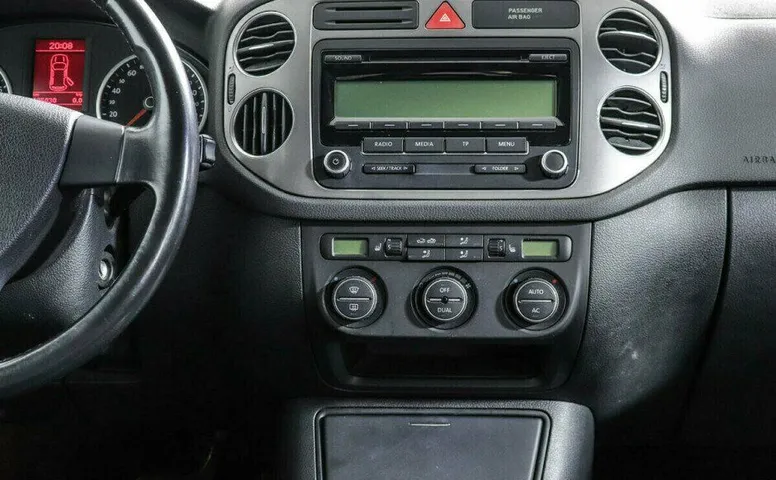 Volkswagen Tiguan 2.0 Автомат