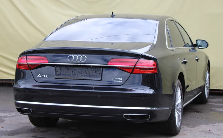 Audi A8 3.0 AT (310 л.с.) 4WD