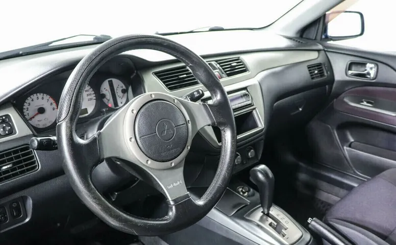 Mitsubishi lancer