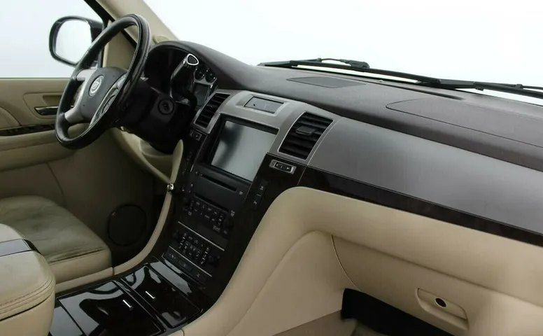 Cadillac Escalade III