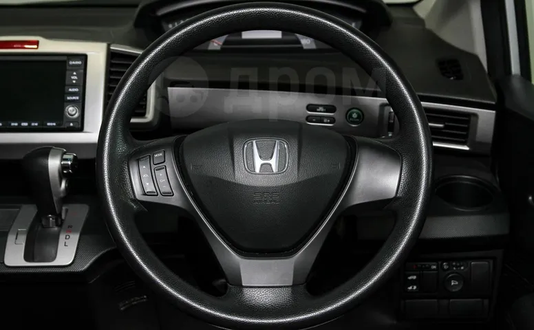 Honda Freed, 1 поколение