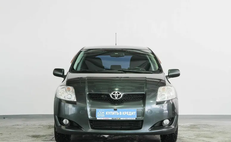 Toyota Auris, 1 поколение