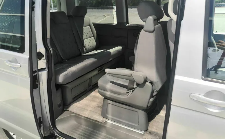 Volkswagen Multivan 2.5d MT (131 л.с.)