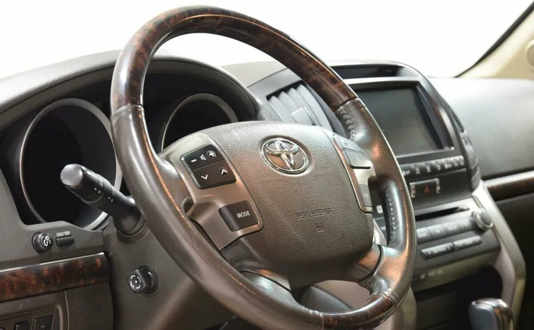 Toyota land cruiser 200 series