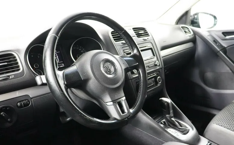 Volkswagen Golf VI