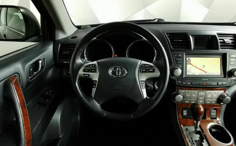 Toyota Highlander 3.5 AT 4WD (273 л.с.) Комфорт Красный