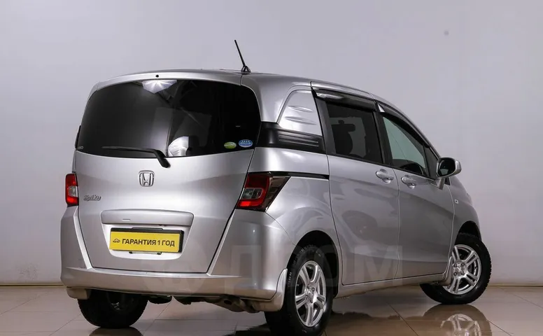 Honda Freed Spike, 1 поколение
