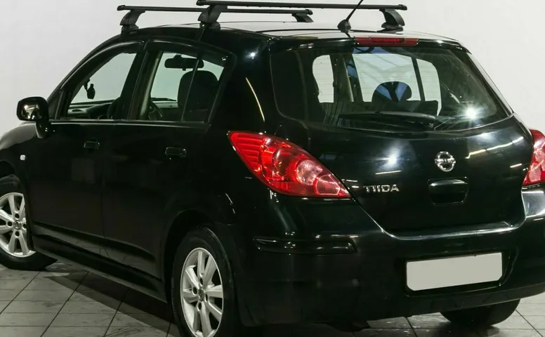 Nissan tiida