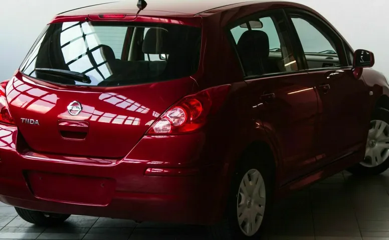 Nissan tiida