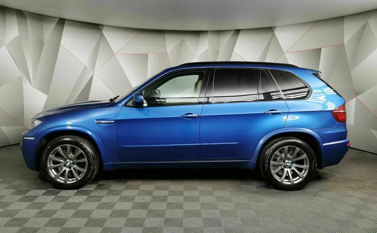 BMW X5 M 4.4 AT (555 л.с.) Синий