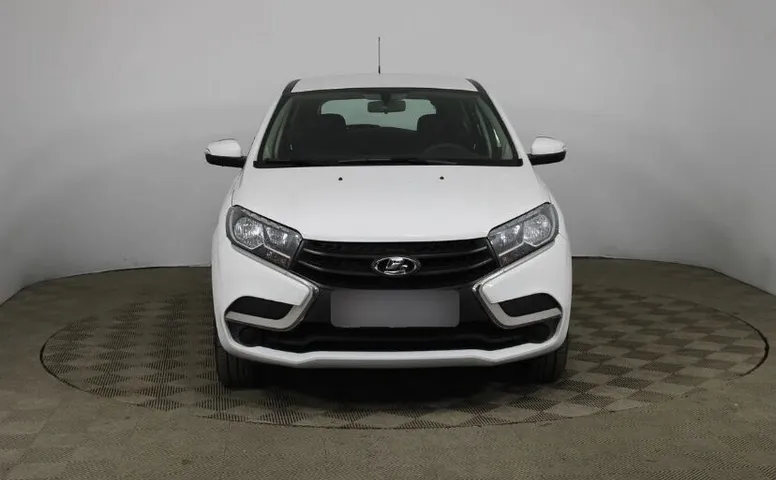 LADA XRAY