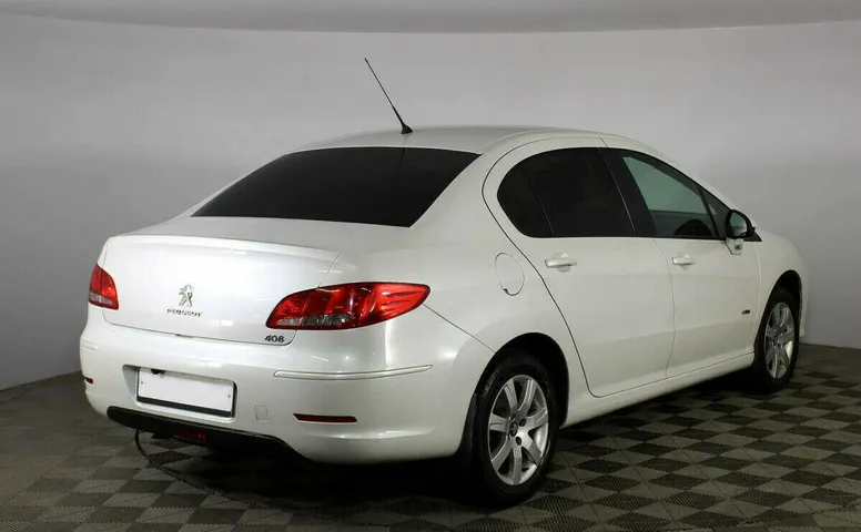 Peugeot 408