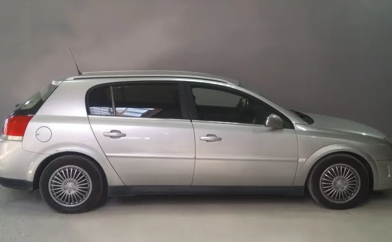 Opel SIGNUM 2.2d MT (125 л.с.)