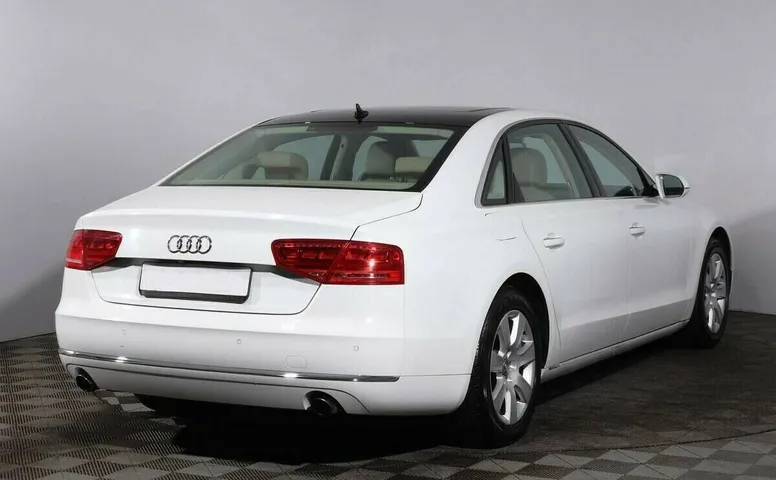 Audi A8 III (D4)