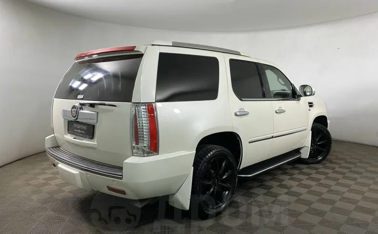Cadillac Escalade, 3 поколение