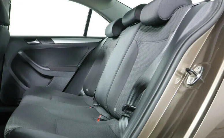 Volkswagen Jetta VI