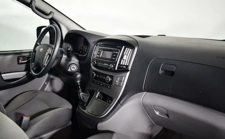 Hyundai H-1