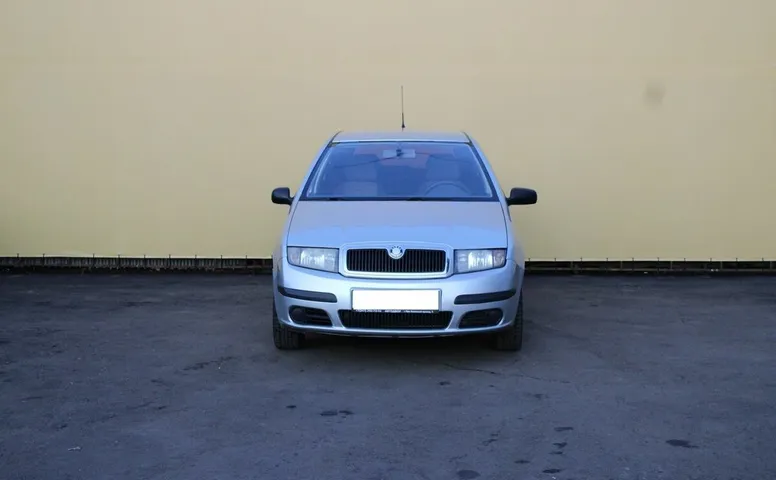 Skoda FABIA 1.2 MT (64 л.с.)