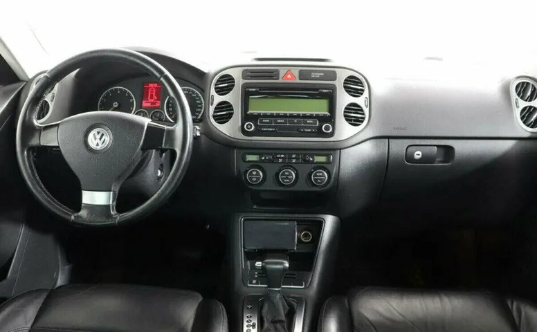 Volkswagen Tiguan 2.0 Автомат