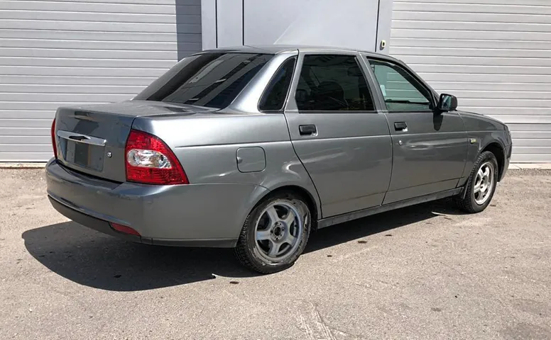 LADA (ВАЗ) 2170 1.6 MT (98 л.с.)