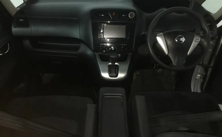 Nissan SERENA 2.0 CVT (144 л.с.) 4WD