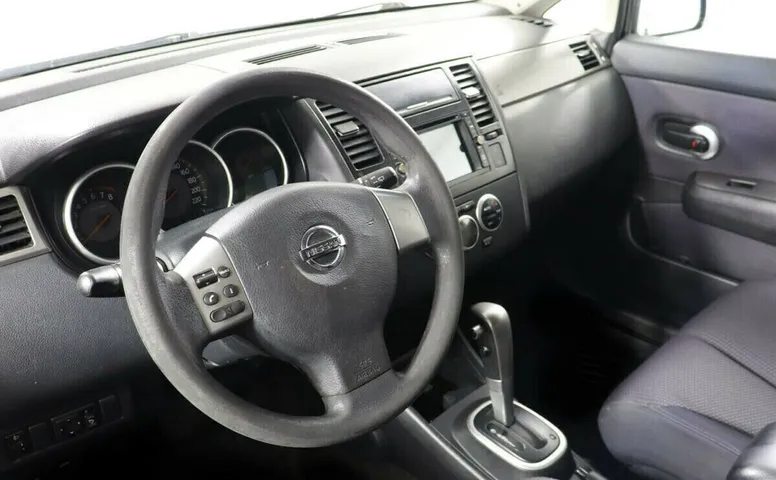Nissan Tiida I