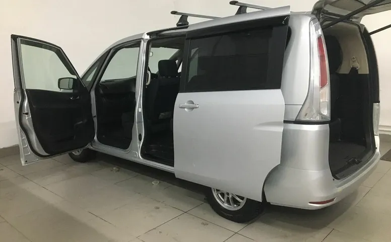 Nissan SERENA 2.0 CVT (144 л.с.) 4WD